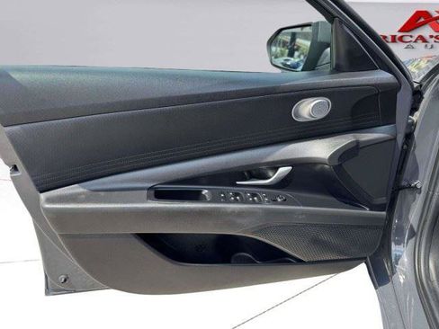 Used 2023 Hyundai Elantra SEL FWD image 19