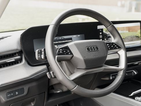 Certified 2026 Audi Q3 quattro 2.0T AWD/4WD image 10