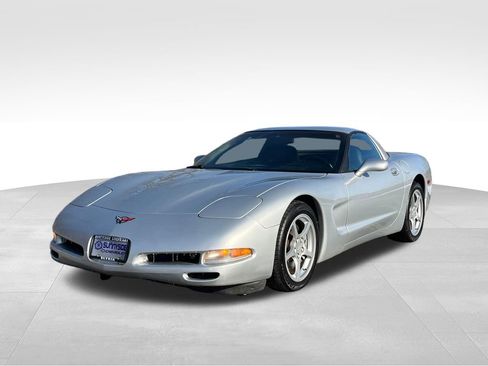 Used 2000 Chevrolet Corvette Coupe w/ Roof Pkg RWD image 6