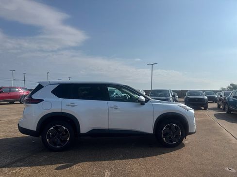 Certified 2024 Nissan Rogue SV AWD/4WD image 21