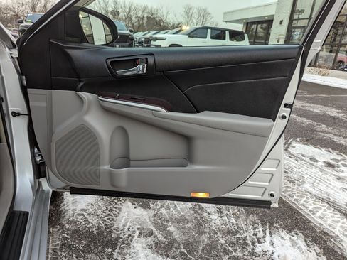 Used 2014 Toyota Camry XLE image 22