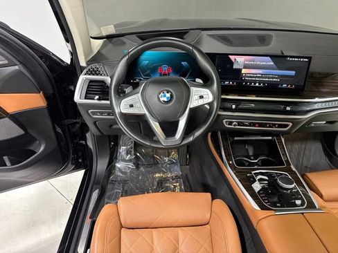 Used 2025 BMW X7 xDrive40i w/ Premium Package AWD/4WD image 18