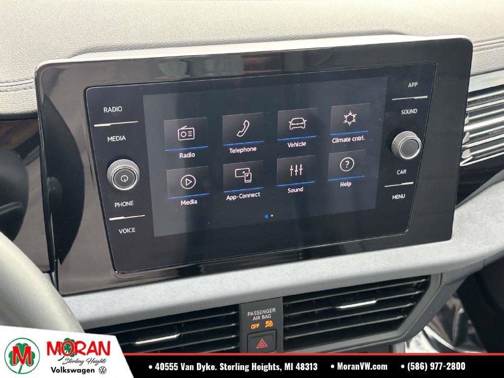 Certified 2026 Volkswagen Jetta SE w/ Black Wheel Package FWD image 24