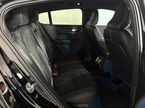 Used 2023 Volvo C40 P8 Recharge Plus AWD/4WD image 39