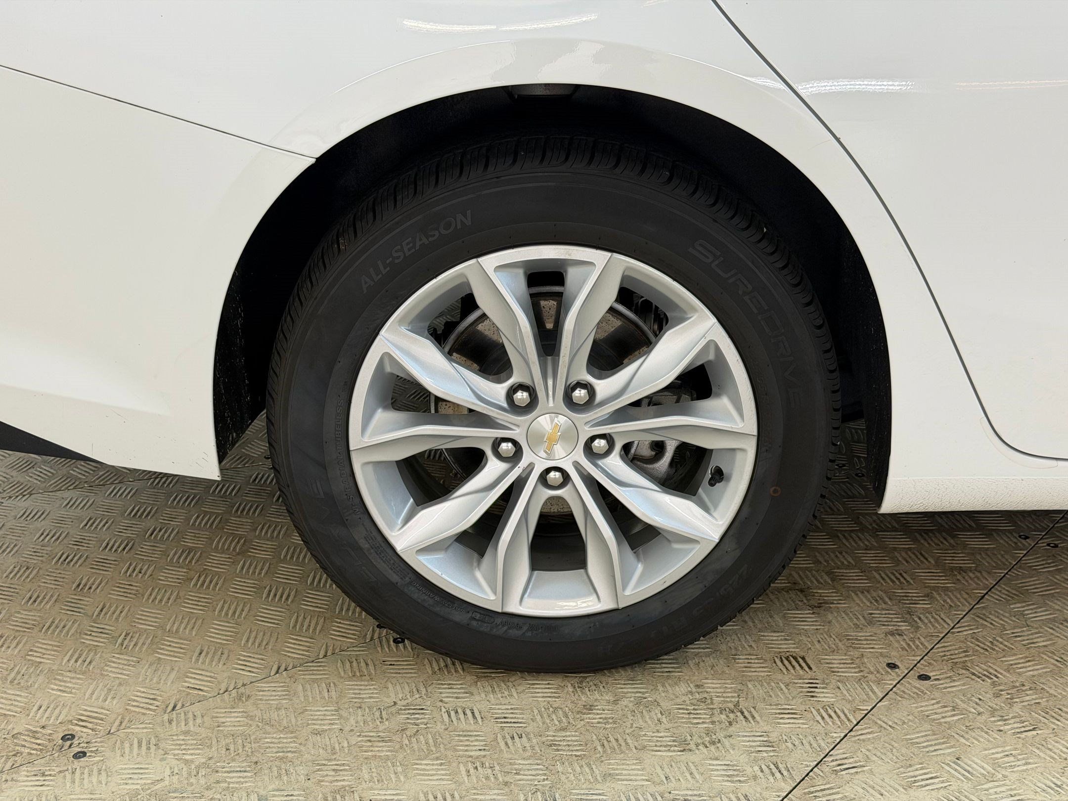 Used 2025 Chevrolet Malibu LT FWD image 13