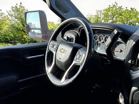 Used 2020 Chevrolet Silverado 2500 LTZ AWD/4WD image 17