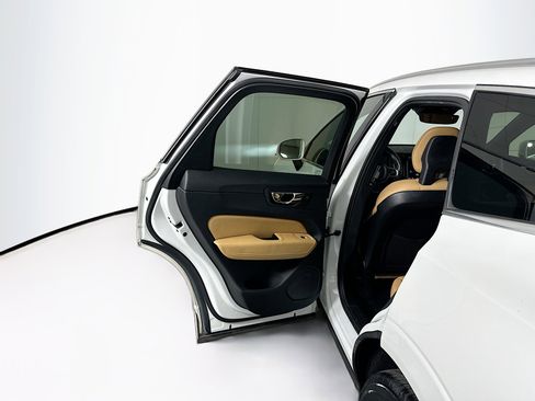 Used 2018 Volvo XC60 T5 Momentum w/ Convenience Package AWD/4WD image 27