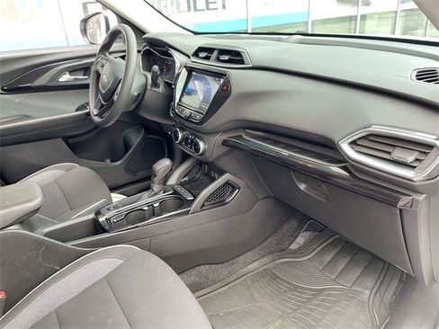 Certified 2022 Chevrolet TrailBlazer LT w/ Convenience Package image 28