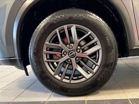 Used 2024 Nissan Rogue S AWD/4WD image 7