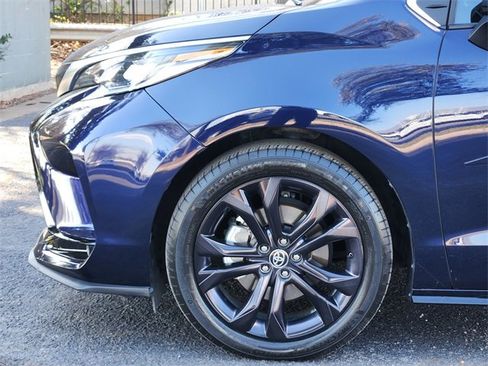 Certified 2023 Toyota Sienna XSE image 6