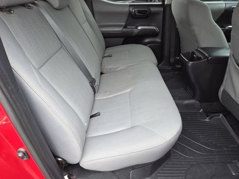 Used 2018 Toyota Tacoma SR5 AWD/4WD image 16
