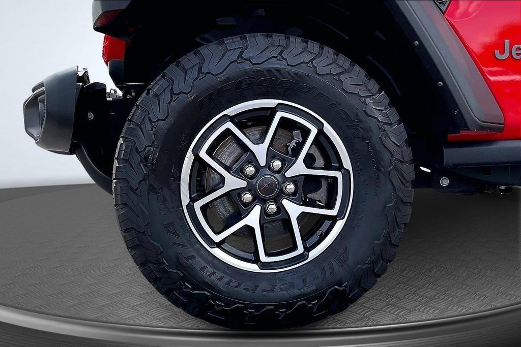 Used 2024 Jeep Wrangler Unlimited Rubicon w/ Safety Group AWD/4WD image 35
