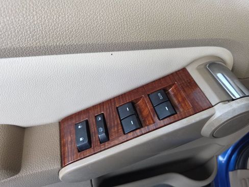 Used 2010 Ford Explorer Eddie Bauer image 25