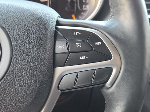 Used 2018 Jeep Grand Cherokee Altitude RWD image 31