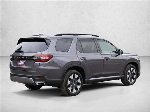 Used 2026 Honda Pilot Elite image 5