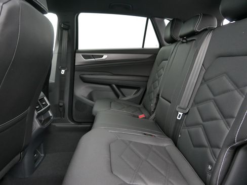 New 2026 Volkswagen Atlas Cross Sport SE image 5