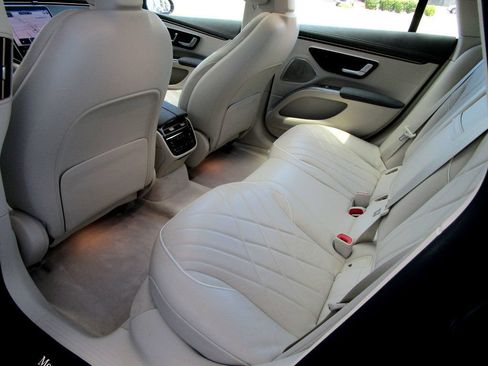 Used 2023 Mercedes-Benz EQS 450+ 4MATIC Sedan image 17