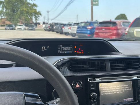 Used 2018 Toyota Prius C One image 12