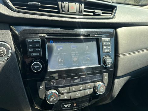 Used 2017 Nissan Rogue SL AWD/4WD image 14