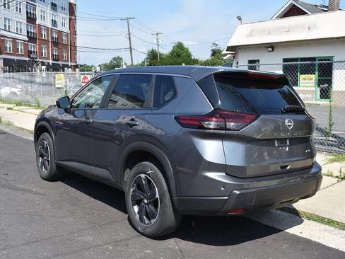 Used 2025 Nissan Rogue SV AWD/4WD image 7