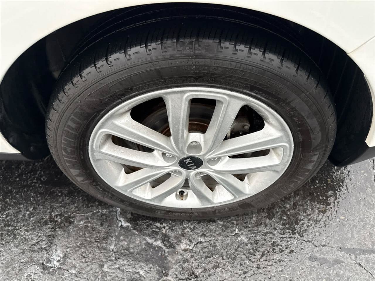 Used 2019 Kia Soul + FWD image 10