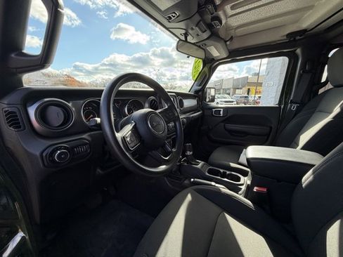 Used 2021 Jeep Wrangler Unlimited Sport image 10