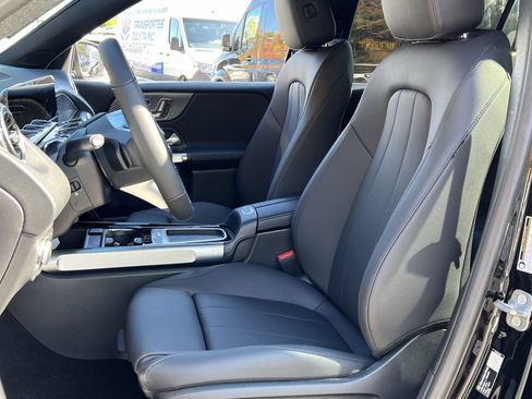 Used 2026 Mercedes-Benz GLB 250 GLB 250 image 11