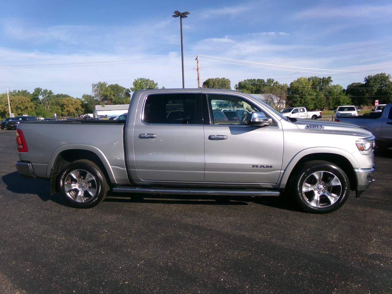 Used 2019 RAM 1500 Laramie AWD/4WD image 4
