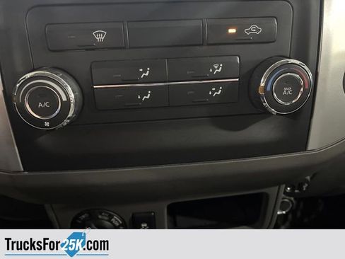 Used 2019 Nissan Frontier SV image 18