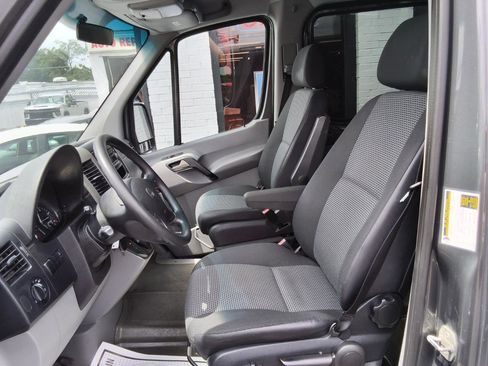 Used 2013 Freightliner Sprinter 2500 RWD image 9