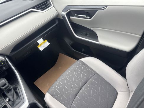 New 2025 Toyota RAV4 XLE image 15