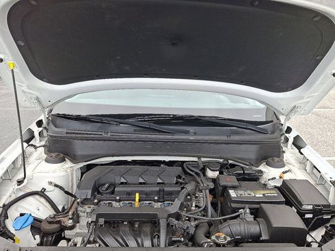 Used 2022 Hyundai Venue SEL image 26