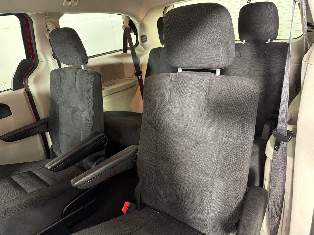 Used 2014 Dodge Grand Caravan SE w/ Quick Order Package 29E SE FWD image 15