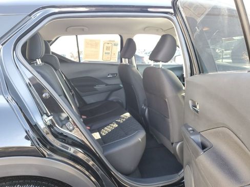 Used 2022 Nissan Kicks SV image 35