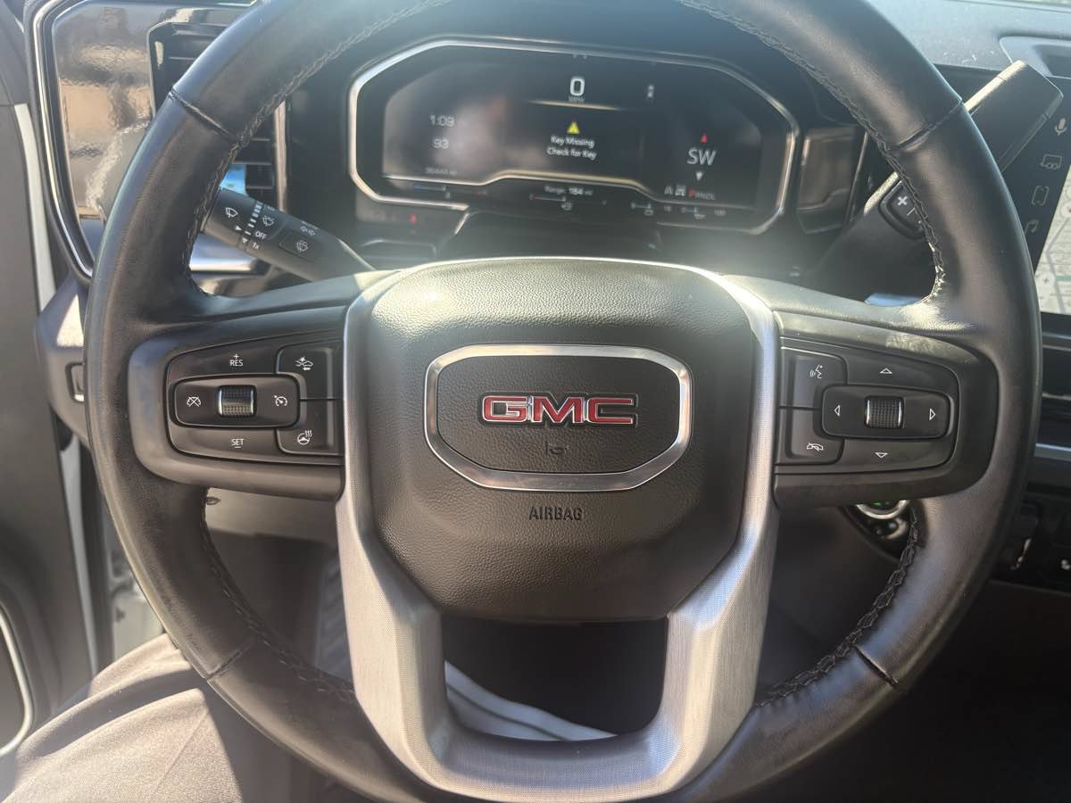 Used 2025 GMC Sierra 1500 SLT AWD/4WD image 27