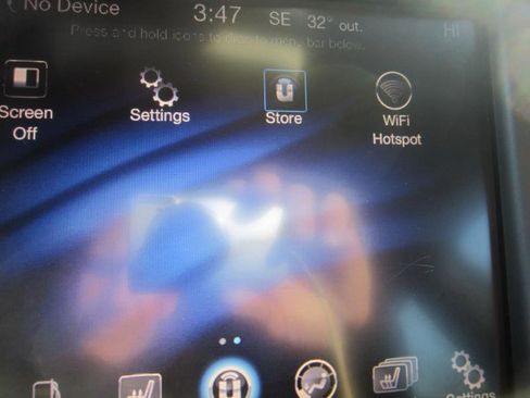 Used 2015 Chrysler 200 Limited w/ Convenience Group image 29