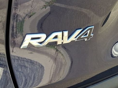 Used 2025 Toyota RAV4 XLE AWD/4WD image 29