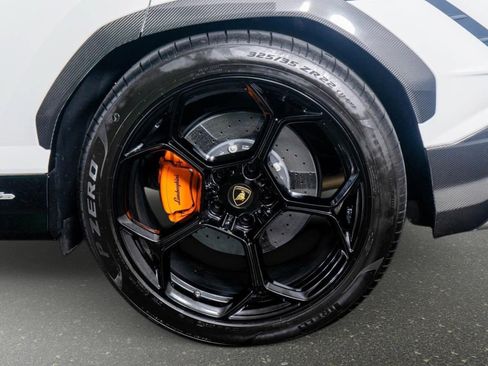 Used 2023 Lamborghini Urus Performante AWD/4WD image 7
