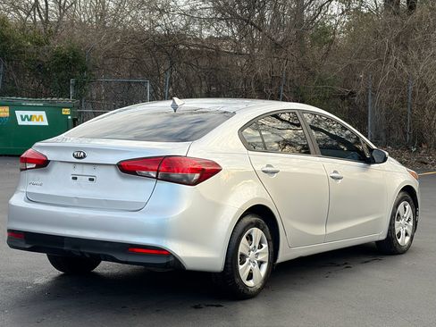 Used 2017 Kia Forte LX image 5
