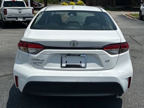 Used 2023 Toyota Corolla LE FWD image 4
