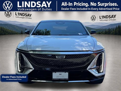 Used 2025 Cadillac Lyriq Luxury AWD/4WD image 9