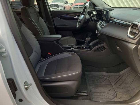 Used 2025 Chevrolet TrailBlazer LS w/ LS Convenience Package image 22