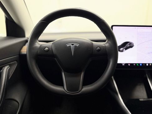 Used 2020 Tesla Model 3 Standard Range Plus image 17