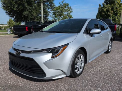 Used 2024 Toyota Corolla LE FWD image 2