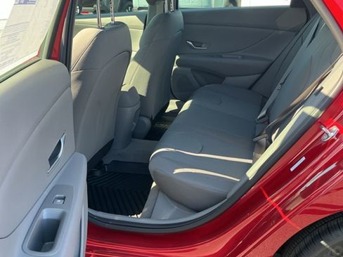 New 2026 Hyundai Elantra SE image 10