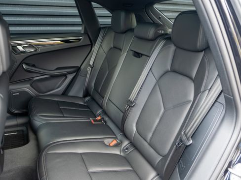 Certified 2026 Porsche Macan AWD/4WD image 31
