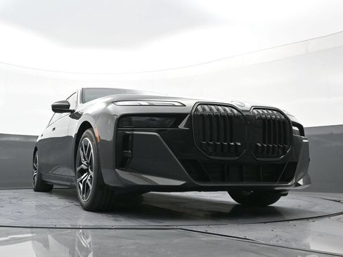 New 2026 BMW 750e xDrive AWD/4WD image 24