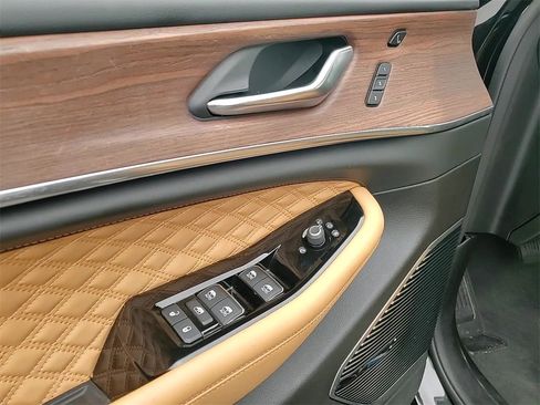 Used 2022 Jeep Grand Cherokee L Summit w/ Advanced Protech Group IV image 10