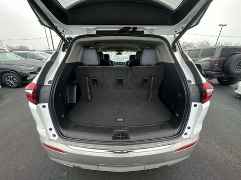 Used 2021 Buick Enclave Essence image 23