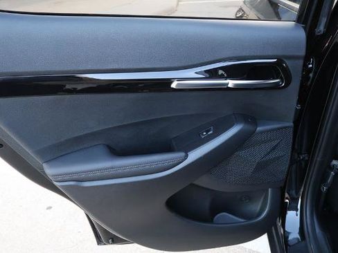 Used 2025 Kia Seltos S FWD image 11